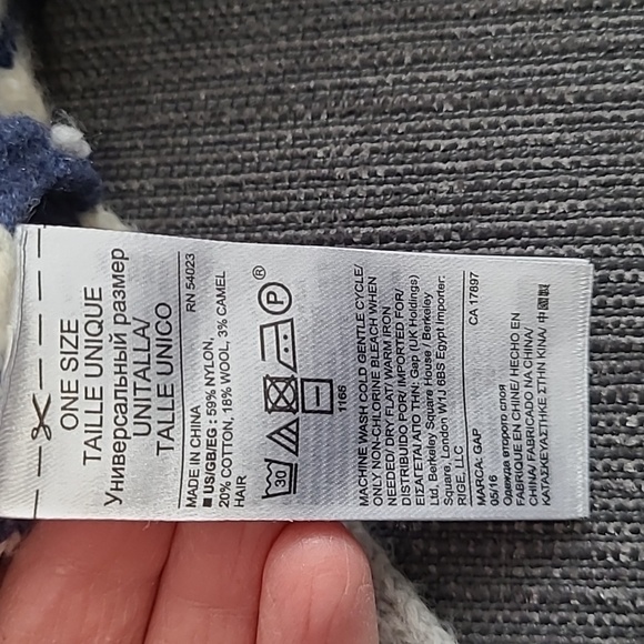 GAP Poncho - Picture 3 of 3